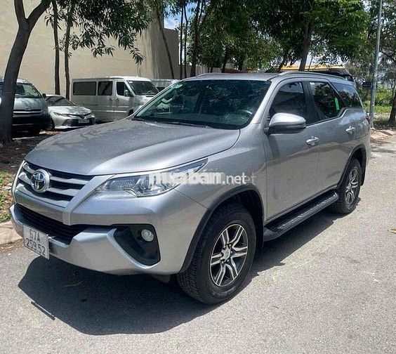 Toyota Fortuner 2018 Bạc 123k km