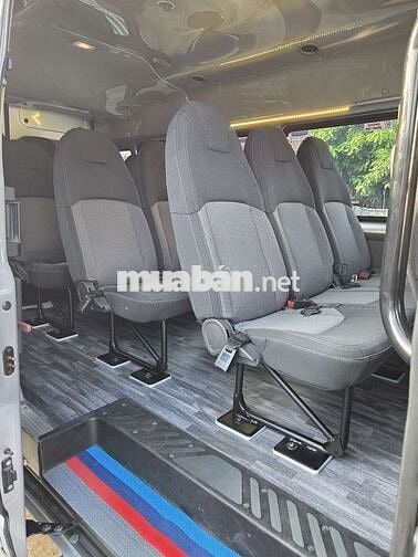 Ford Transit 16 chỗ Diesel Việt Nam Bạc