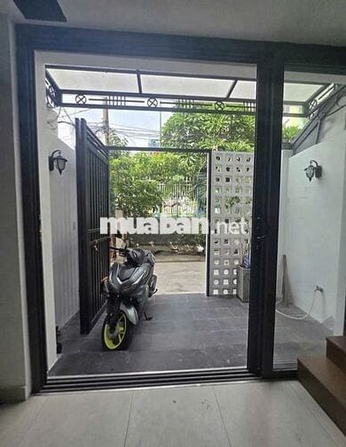 CHO THUÊ NHÀ NGUYÊN CĂN HẺM 922 CÁCH MẠNG THÁNG 8