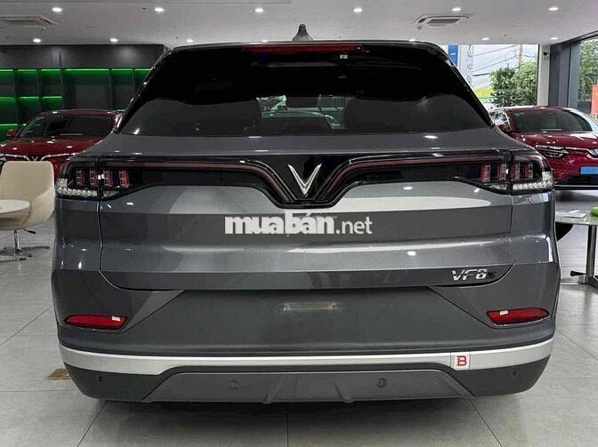 Bán xe VinFast VF8S màu xám đẹp Free sạc KM >80 Tr