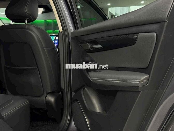 Bán xe VinFast VF8S màu xám đẹp Free sạc KM >80 Tr