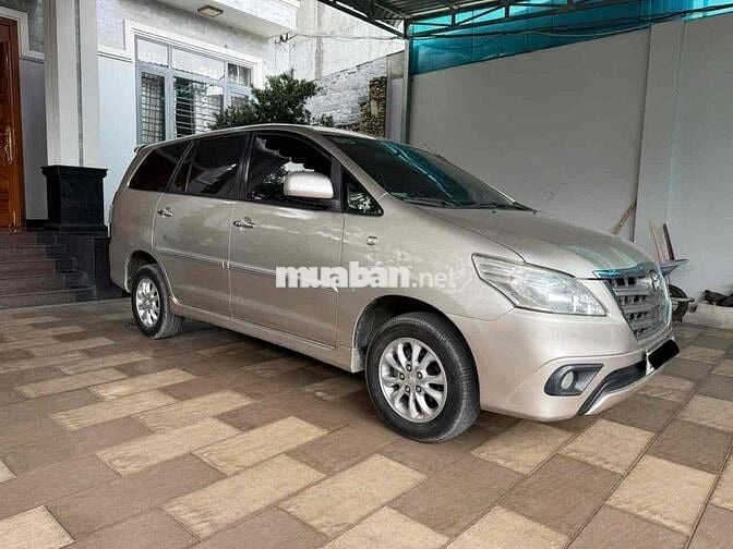 Toyota Innova 2.0G 2015 Số tự động Nâu vàng