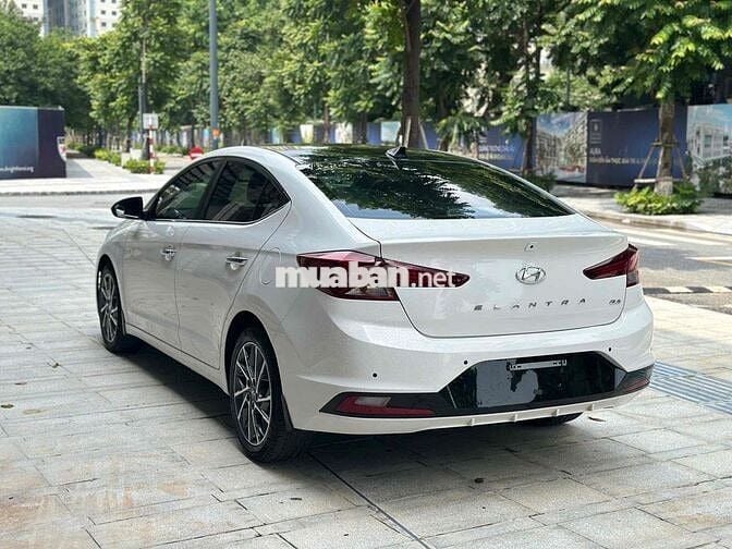 Cần Bán Hyundai Elantra 2.0Gls 2021 Trắng  xe đẹp