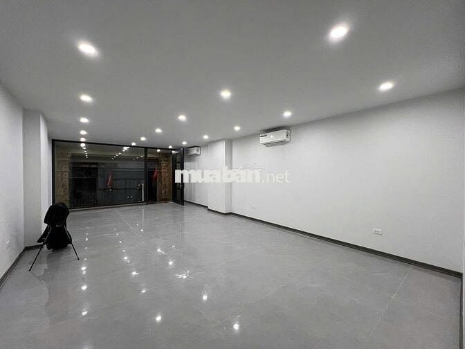 VỪA ĐẸP-GIÁ TỐT.Cho thuê nhà Tô Hiến Thành,Quận 10.Ngang 5m,thang máy.