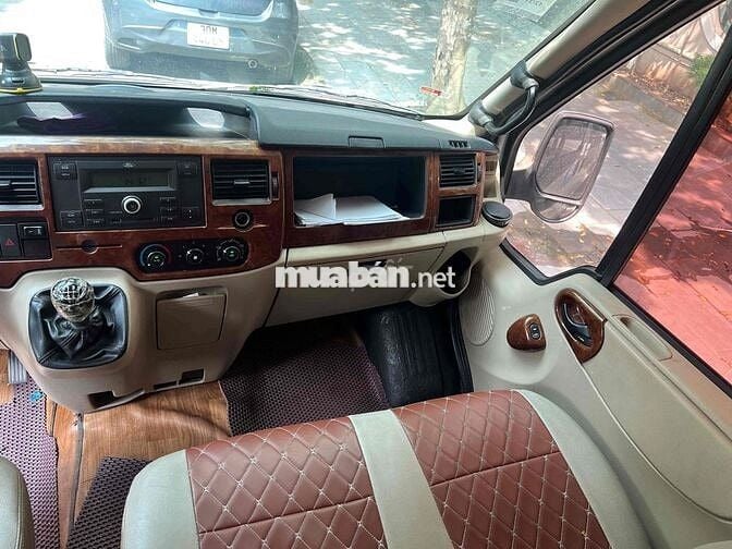 Ford Transit 2018 16 chỗ Bạc