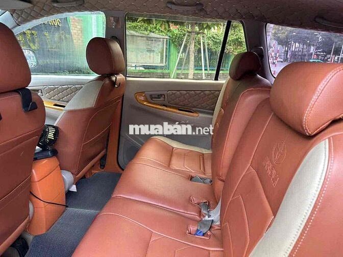 Toyota Innova 8 chỗ Số sàn Bạc Chính Chủ