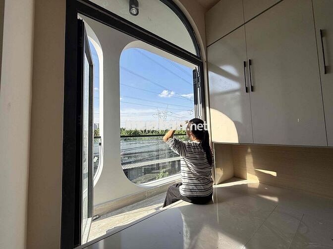 STUDIO BAN CÔNG NẰM GẦN TRUNG TÂM QUẬN 7 VÀ TIỆN QUA TDTU