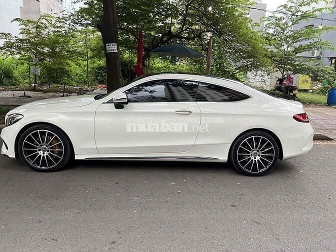 Mercedes-Benz C300 Coupe 2 Cửa