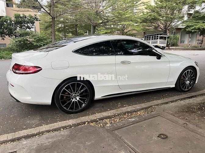 Mercedes-Benz C300 Coupe 2 Cửa