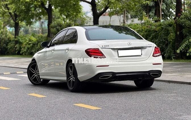 Mercedes-Benz E300 AMG 2020 Trắng/Đen 72000 km