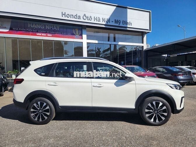 Honda BRV G Trắng 7 chỗ
