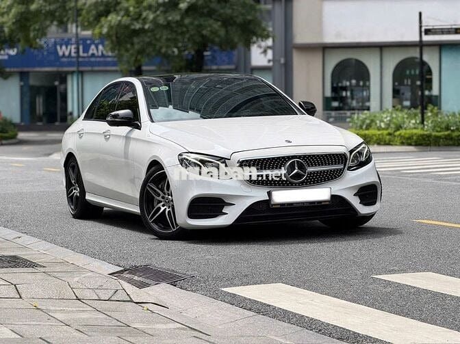 Mercedes-Benz E300 AMG 2020 Trắng/Đen 72000 km