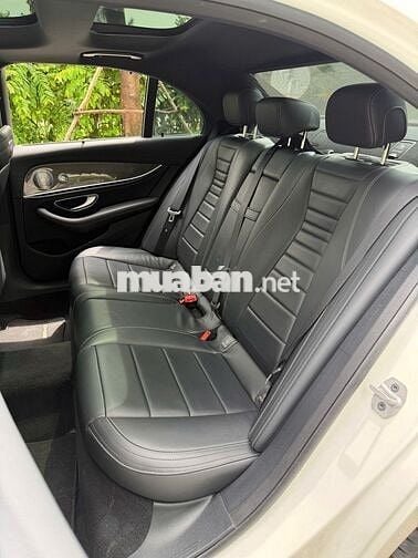 Mercedes-Benz E300 AMG 2020 Trắng/Đen 72000 km