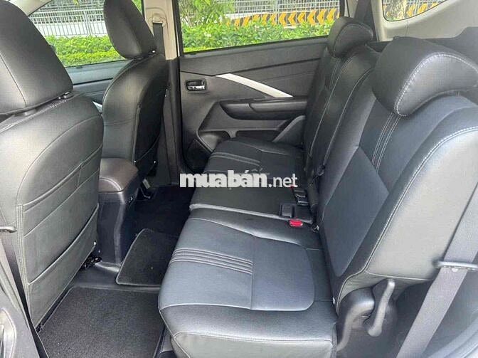 Mitsubishi Xpander Premium 2024 Trắng 3 vạn