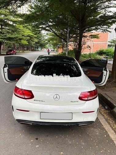 Mercedes-Benz C300 Coupe 2 Cửa
