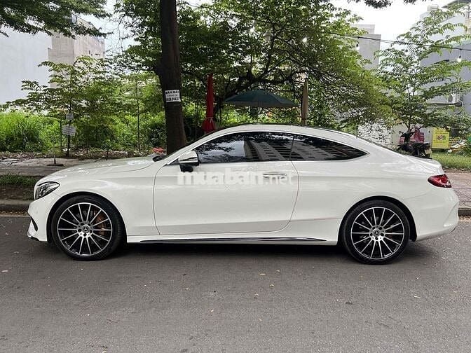 Mercedes-Benz C300 Coupe 2 Cửa