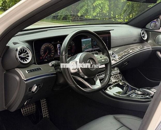 Mercedes-Benz E300 AMG 2020 Trắng/Đen 72000 km