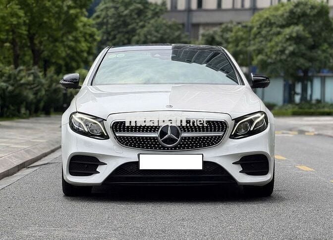 Mercedes-Benz E300 AMG 2020 Trắng/Đen 72000 km