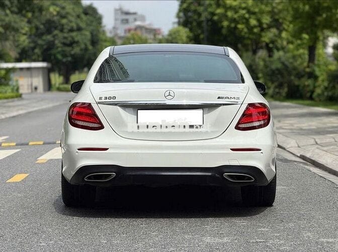 Mercedes-Benz E300 AMG 2020 Trắng/Đen 72000 km