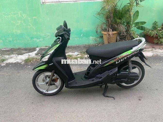 Yamaha Ultimo Đen Tự động