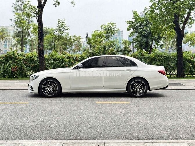 Mercedes-Benz E300 AMG 2020 Trắng/Đen 72000 km