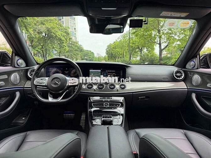 Mercedes-Benz E300 AMG 2020 Trắng/Đen 72000 km