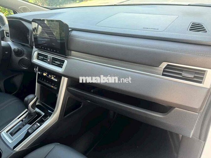 Mitsubishi Xpander Premium 2024 Trắng 3 vạn