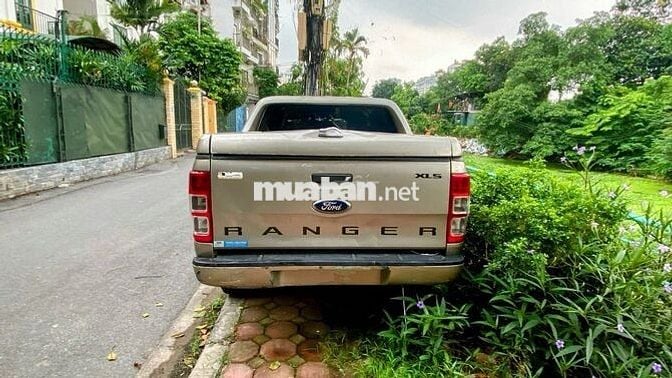 Ford Ranger XLS 2015 Số sàn 6 cấp Vàng cát