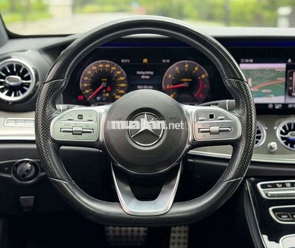 Mercedes-Benz E300 AMG 2020 Trắng/Đen 72000 km