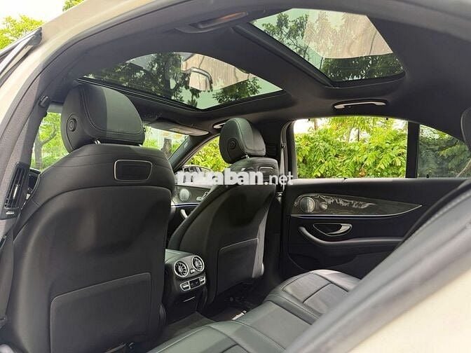 Mercedes-Benz E300 AMG 2020 Trắng/Đen 72000 km