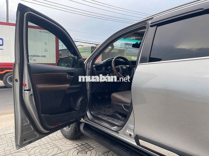 Toyota Fortuner 2017 Số sàn Bạc