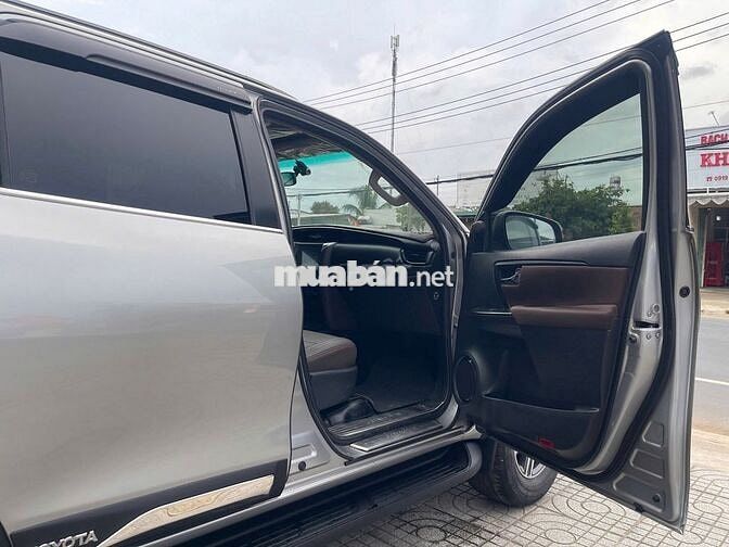 Toyota Fortuner 2017 Số sàn Bạc