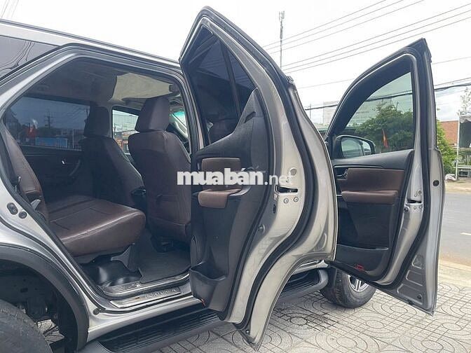 Toyota Fortuner 2017 Số sàn Bạc