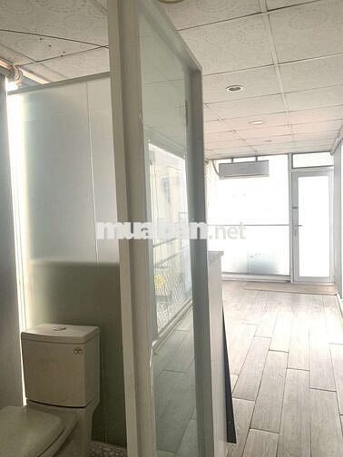 Cho thuê mặt bằng nguyên căn đường Bạch Đằng sát tòa án, ngân hàng ACB