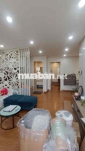 Gấp! CC Hong Kong Tower - Đê La Thành, 67m2 2PN, full NT, cực thoang
