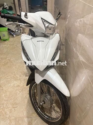 Honda Wave RSX fi 110 Trắng thể thao
