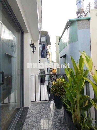 CHO THUÊ PHÒNG TRỌ BAN CÔNG QUẬN 10, P. DIÊN HỒNG GẦN VẠN HẠNH MALL