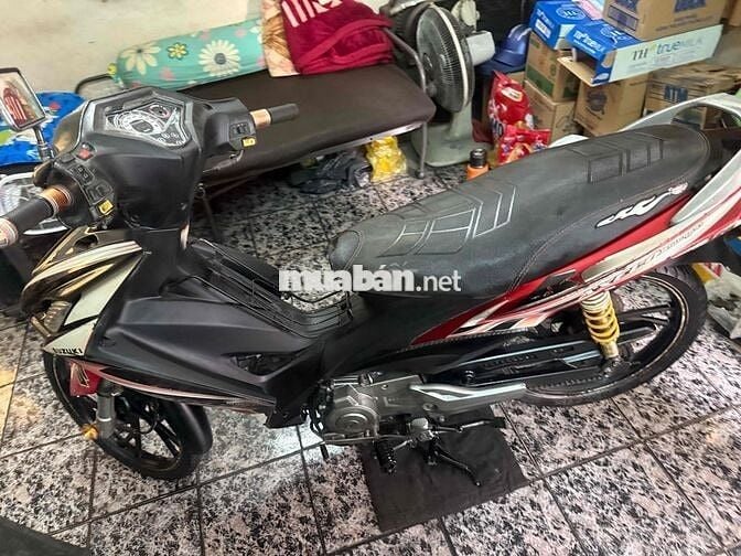 Suzuki Axelo 125cc doi 2014 Đen, Đỏ, Trắng