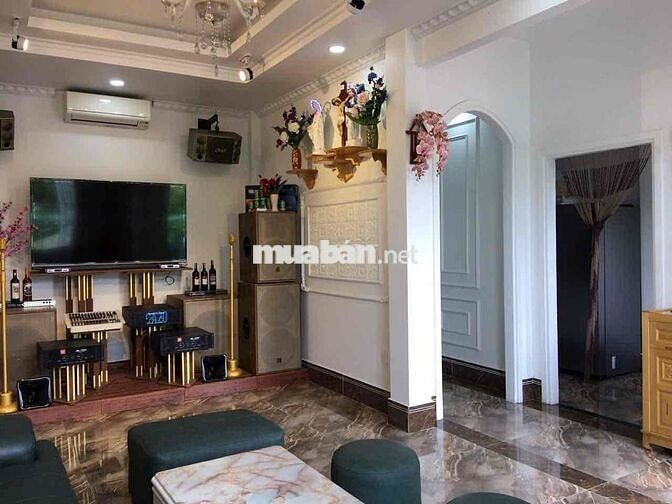 nhà mặt tiền ngang 7x40 có tầng lầu đúc kiên cố kiểu tân cổ điển