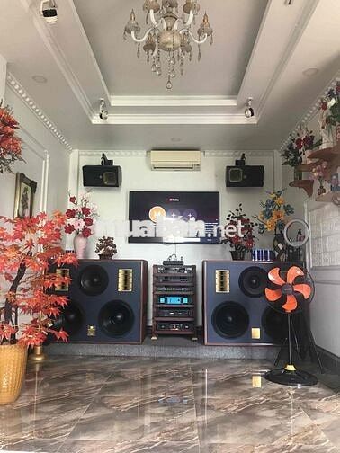 nhà mặt tiền ngang 7x40 có tầng lầu đúc kiên cố kiểu tân cổ điển