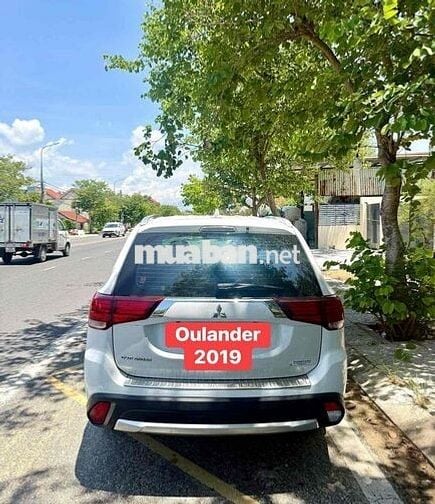Mitsubishi Outlander 2.0L 2019 Trắng