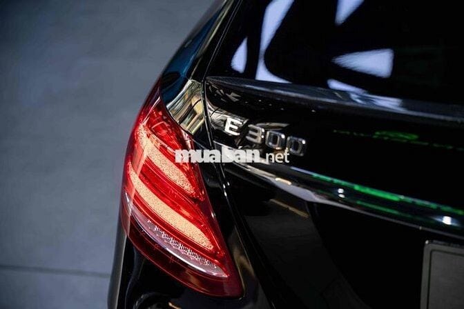 Mercedes-Benz E300 2019 Đen 37.000 km
