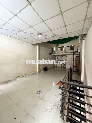 CHO THUÊ NHÀ NGUYÊN CĂN MBKD NGAY CHỢ SẦM UẤT. DT 4×10 CÓ 1PN,1WC