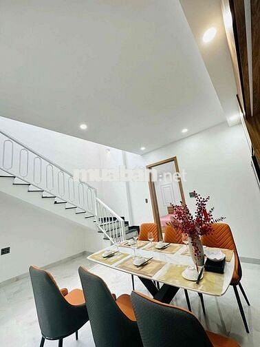 bán hoặc cho Thuê nhà villa hồ bơi, có sân vườn, sổ hồng riêng