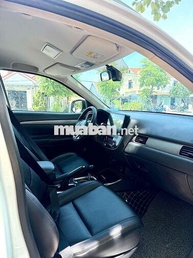 Mitsubishi Outlander 2.0L 2019 Trắng