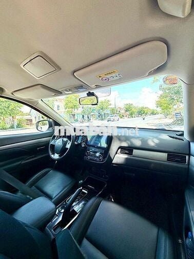 Mitsubishi Outlander 2.0L 2019 Trắng