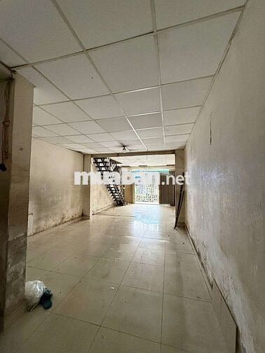 CHO THUÊ NHÀ NGUYÊN CĂN MBKD NGAY CHỢ SẦM UẤT. DT 4×10 CÓ 1PN,1WC