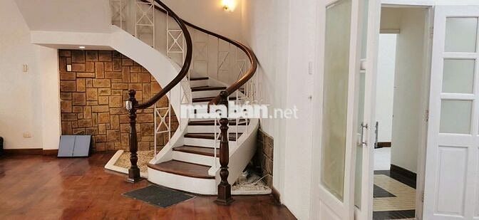 MB KINH DOANH NGANG 8M HẦM T 2L ĐƯỜNG ĐẶNG DUNG QUẬN 1