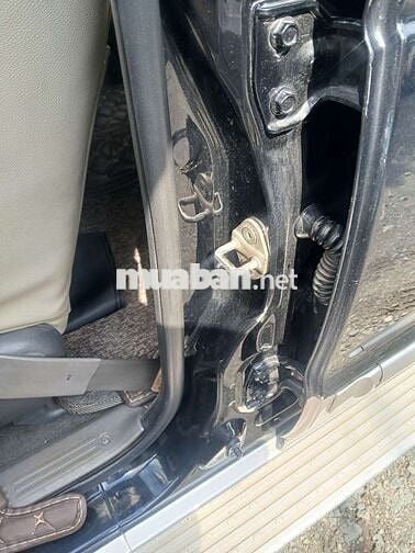 Ford Everest 7 chỗ Dầu màu Đen
