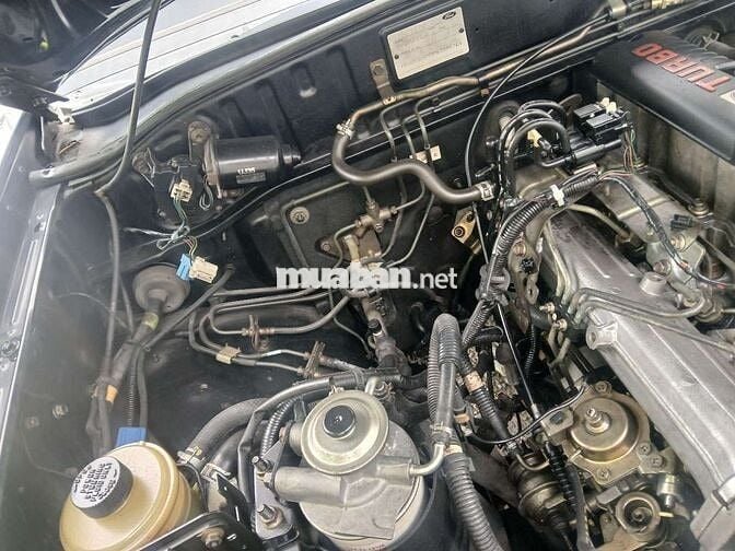 Ford Everest 7 chỗ Dầu màu Đen